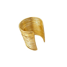 Cargar imagen en el visor de la galería, Brazalete Dorado
